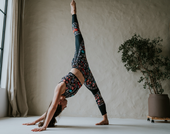 Jóganépi fejlesztő tréning néptáncosoknak Horányi-Pirók Pankával – Intenzív Néptánc